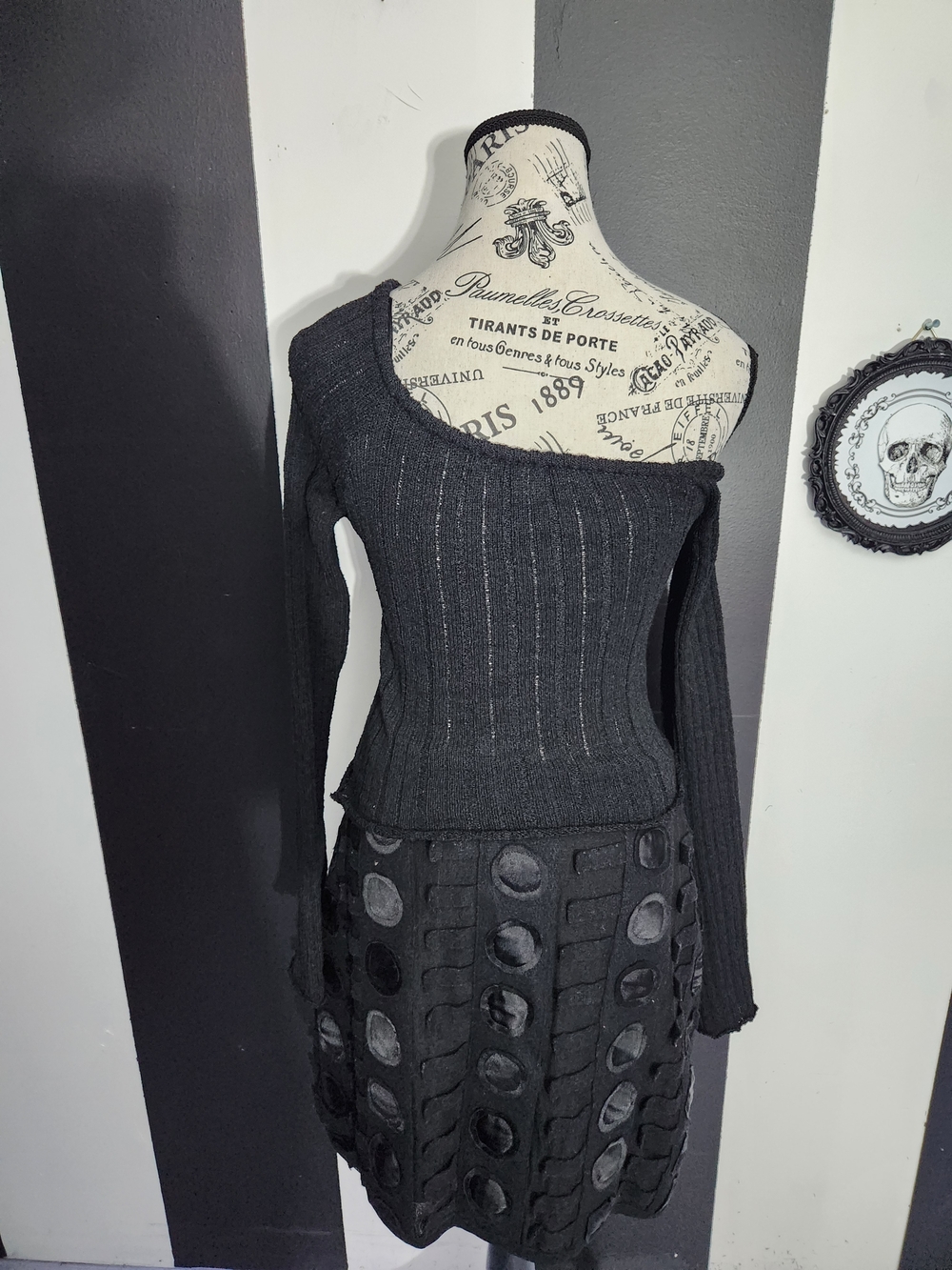 One-Shoulder Ribbed Sweater - Picture 5 of 8